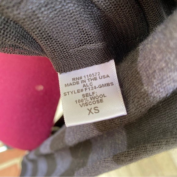 A.L.C. Sweater Cardigan Size XS 100% Wool Two Tone Blue Striped - Picture 6 of 16